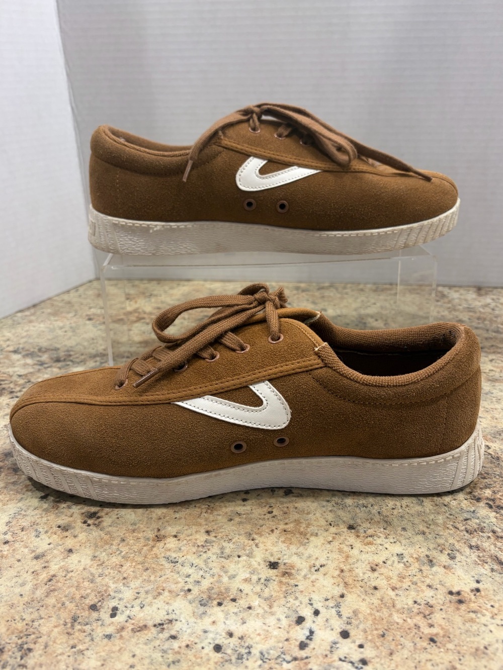 Tretorn Nyliteplus Women’s Brown Suede Lace-Up Sneakers - White Accent Size 9